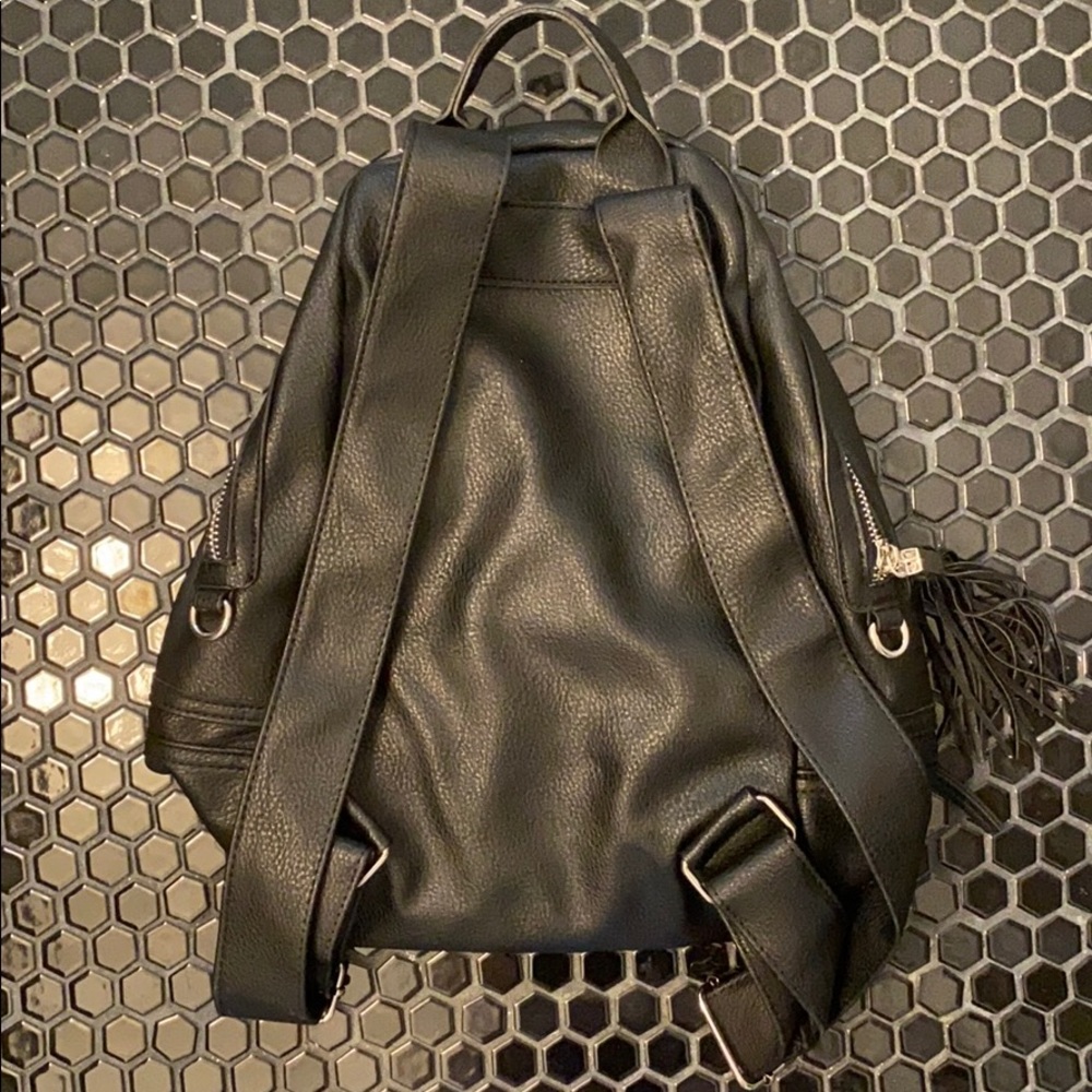 Black backpack - Picture 3 of 3